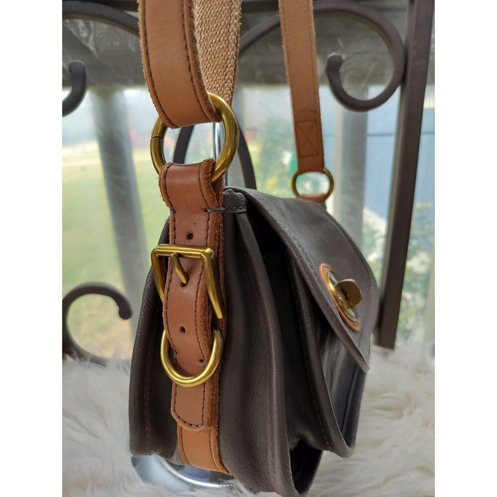 5213) Vintage Fossil 'Long Live' Taupe and Tan Leather Crossbody Shoulders Bag - Picture 3 of 11